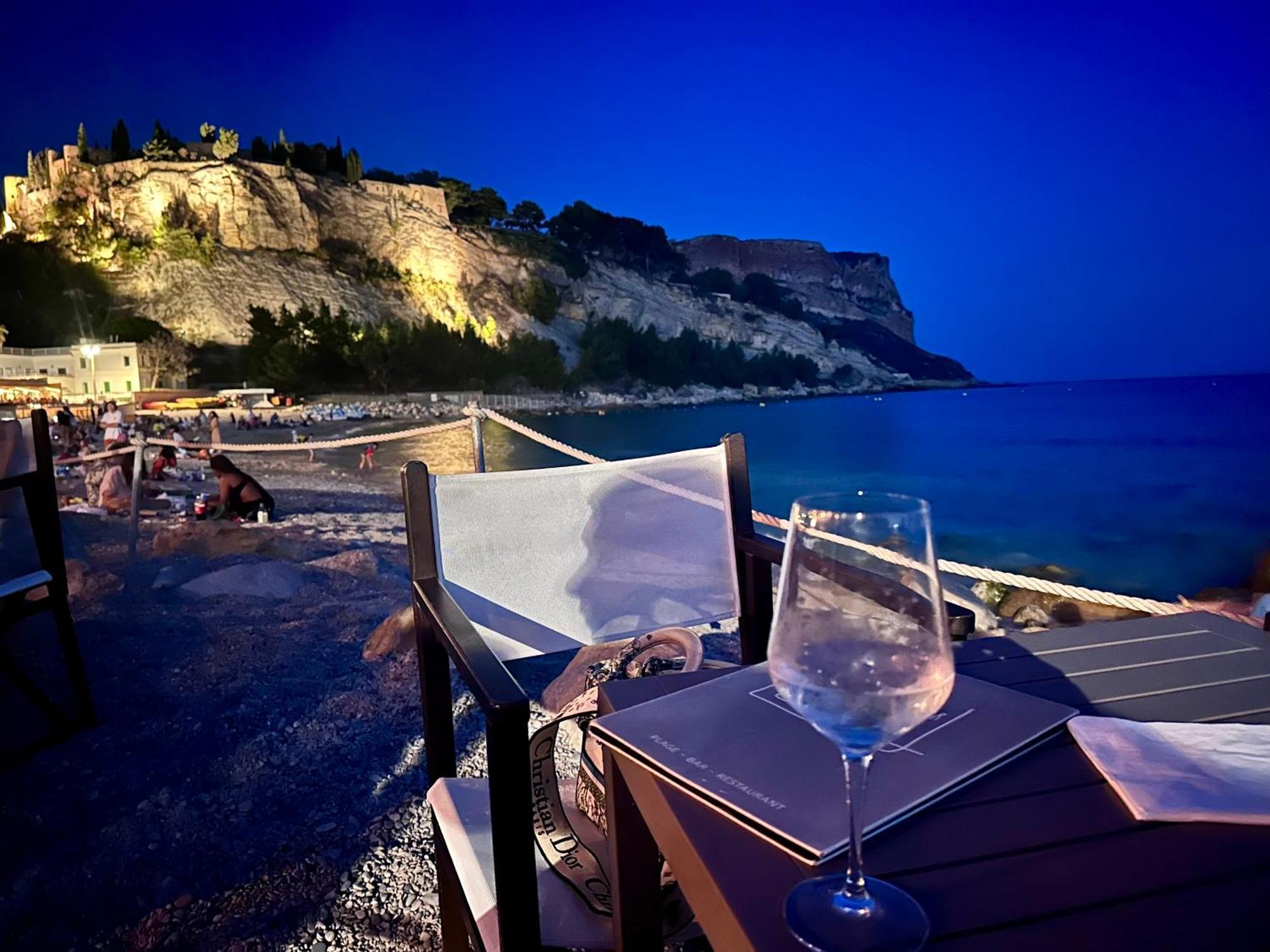 Mathaia Cassis *